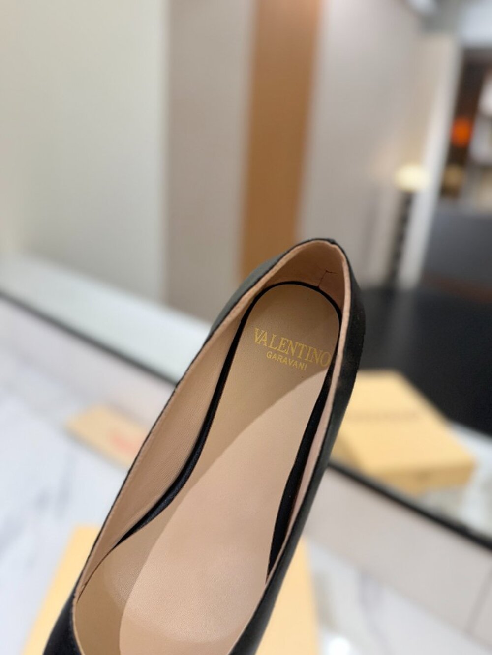 Valentino VLogo Bow Ballet Flats - Picture 7 of 8